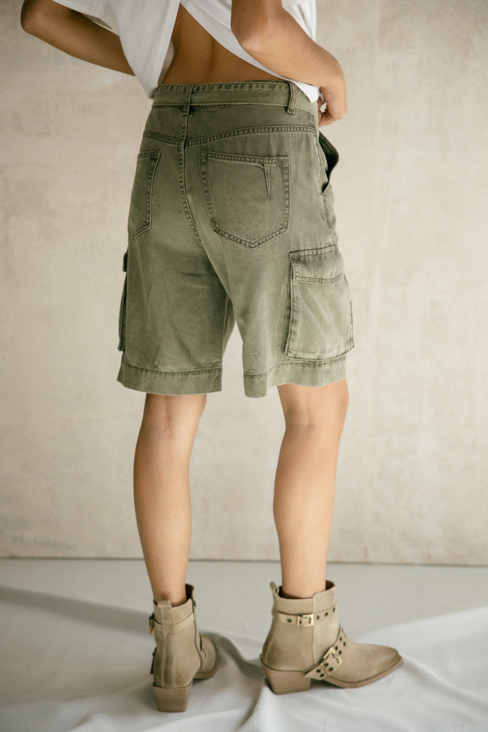 SHORT SOANN KAKI