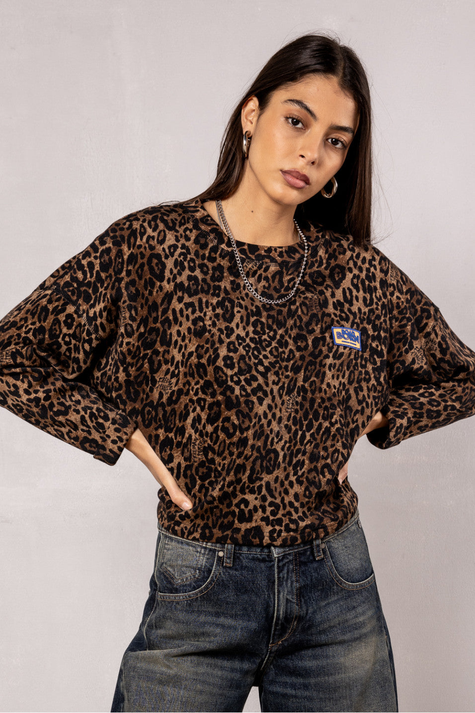 PULL SHIVANI LEO
