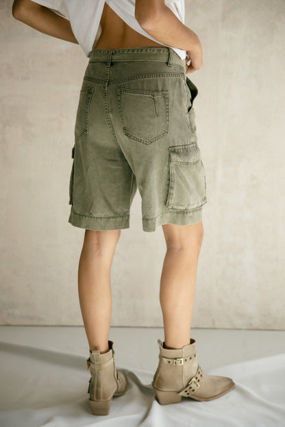 SHORT SOANN KAKI